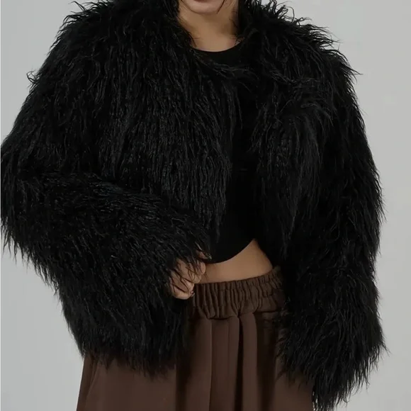 Women's Chic Black Faux Fur Jacket NEW US Size M - Picture 2 of 7